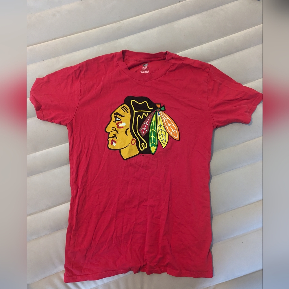 NHL Black Hawks Red Crew Neck T-Shirt